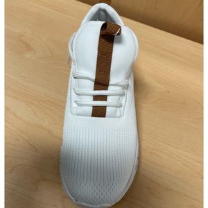 Nautica White Sneaker with Brown Accent
